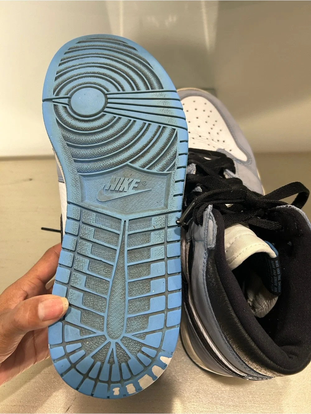 Jordan Air Jordan 1 Retro High OG White, Light Blue & Black